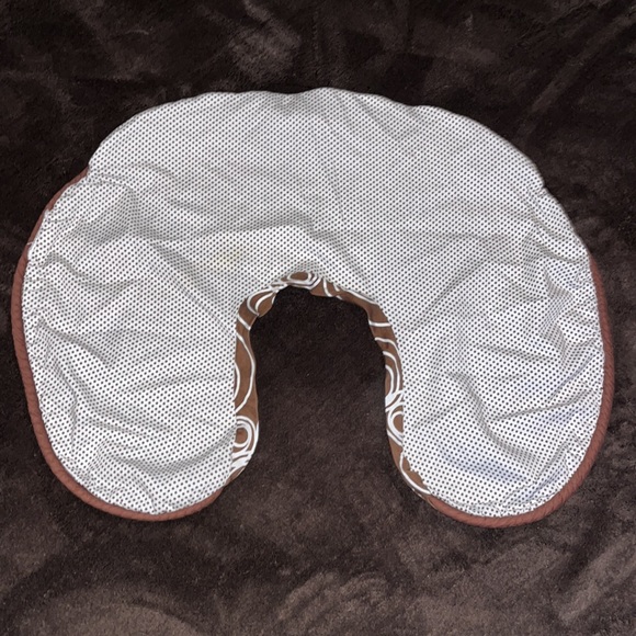 Amy Coe boopy cover in excellent condition Amy Coe nursing pillow cover - Picture 3 of 3